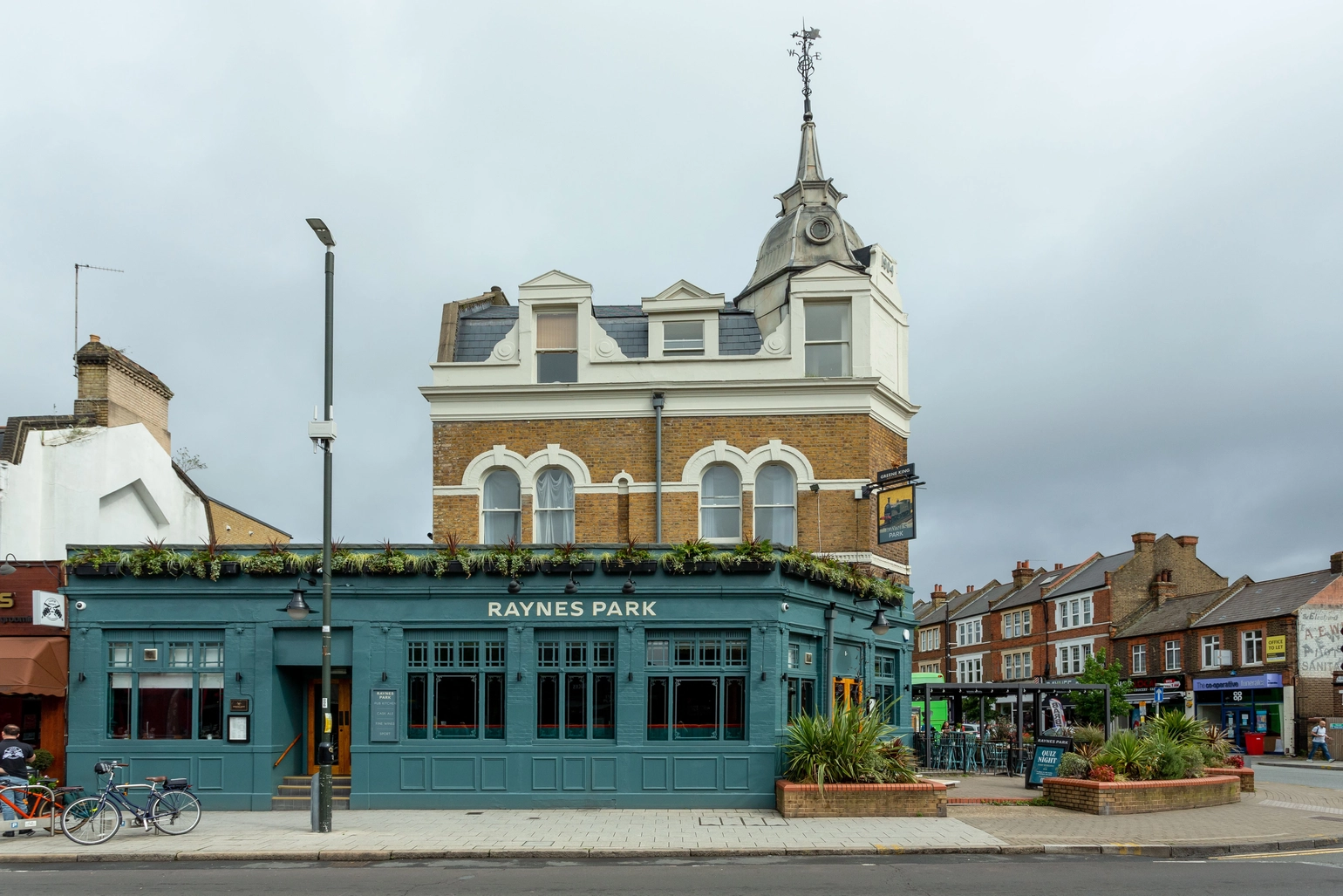 Raynes Park Tavern